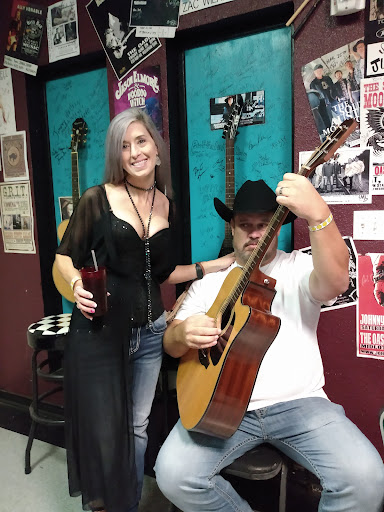 Bar «The Oasis Bar and Grill», reviews and photos, 4720 Ruby Ave, Midlothian, TX 76065, USA