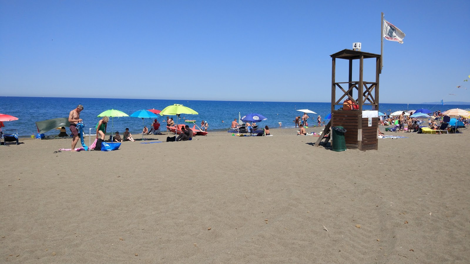 Fotografie cu Spiaggia di Marina di Castagneto cu nivelul de curățenie înalt