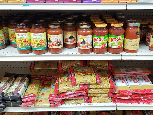 Grocery Store «Champion Grocery», reviews and photos, 1175 NW Gilman Blvd, Issaquah, WA 98027, USA