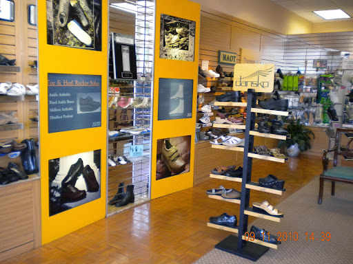 Shopping Mall «Quail Hill Shopping Center», reviews and photos, 6501 - 6875 Quail Hill Pkwy, Irvine, CA 92603, USA