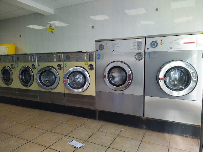 Reviews of Lyndhurst Washeteria in Worthing - Laundry service