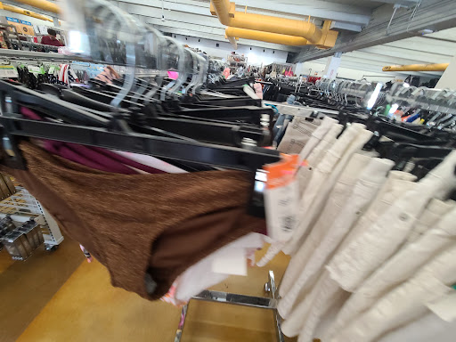 Thrift Store «Goodwill Store», reviews and photos, 23740 El Toro Rd e, Lake Forest, CA 92630, USA