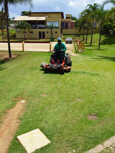 Logo da empresa - CHÁCARAS E JARDINS