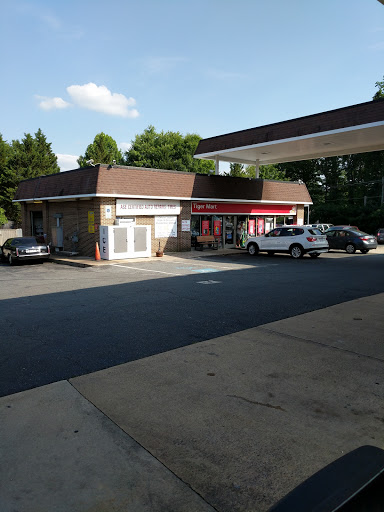 Tire Shop «Ox Road Exxon», reviews and photos, 5211 Ox Rd, Fairfax, VA 22030, USA