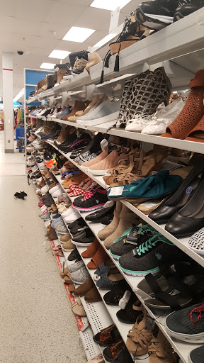 Clothing Store «Ross Dress for Less», reviews and photos, 13855 Outlet Dr, Silver Spring, MD 20904, USA