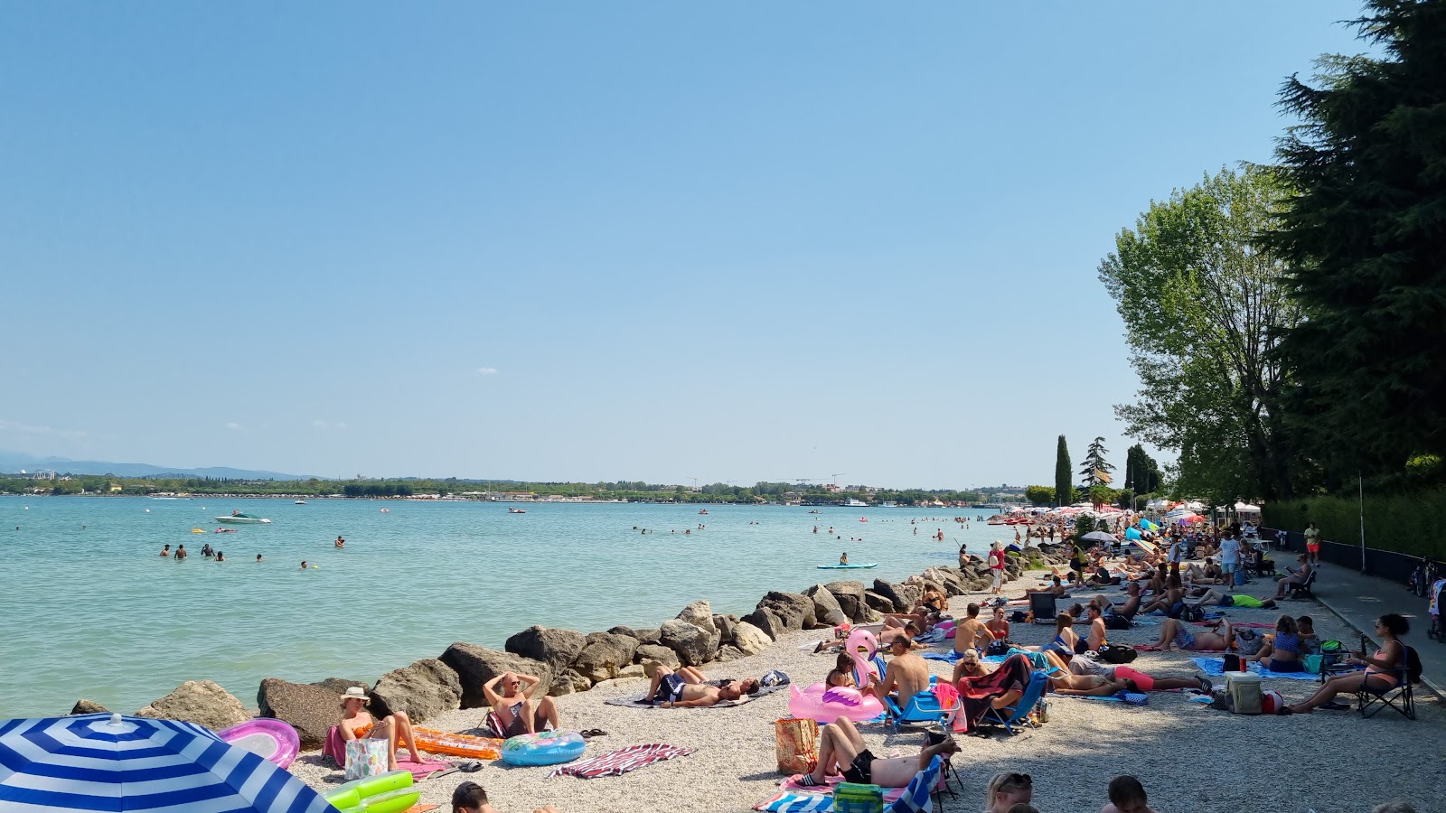 Foto de Spiaggia Dei Capuccini - lugar popular entre os apreciadores de relaxamento