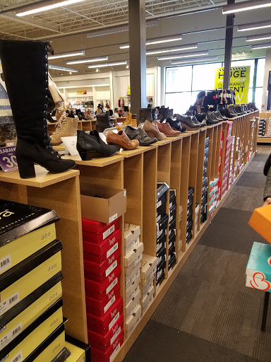 Shoe Store «DSW Designer Shoe Warehouse», reviews and photos, 1595 CT-71, Farmington, CT 06032, USA