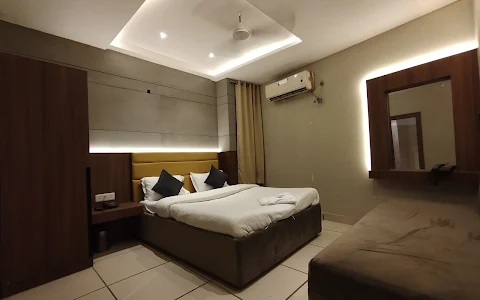 Hotel Gagan Eco - Mall Road Kanpur image