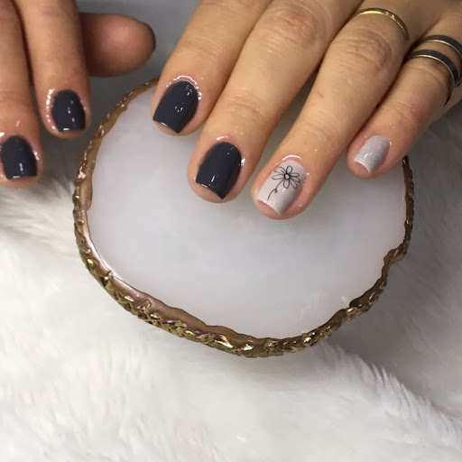 Logo da empresa - Studio Bia Maya Nails
