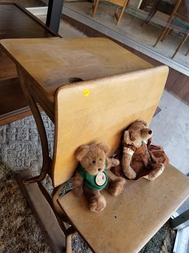 Thrift Store «F.U.M.C Thrift Store», reviews and photos, 38 Broadway, Bangor, PA 18013, USA