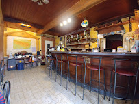 Atmosphère du Restaurant Snack-Bar Le Bacchus à Le Castera - n°7