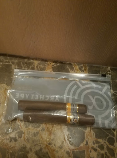 Gift Shop «Aladdin SmokeShop», reviews and photos, 857 Washington Ave, Miami Beach, FL 33139, USA