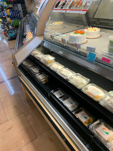 Asian Grocery Store «Lotte Plaza Market - Ashburn», reviews and photos, 43930 Farmwell Hunt Plaza #100, Ashburn, VA 20147, USA