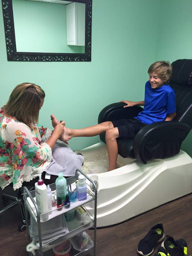 Hair Salon «Bella Salon», reviews and photos, 104 W 5th St, Columbia, TN 38401, USA