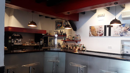 Bar ROCKNBOLA - C. Bravo Murillo, 21, 06100 Olivenza, Badajoz, Spain