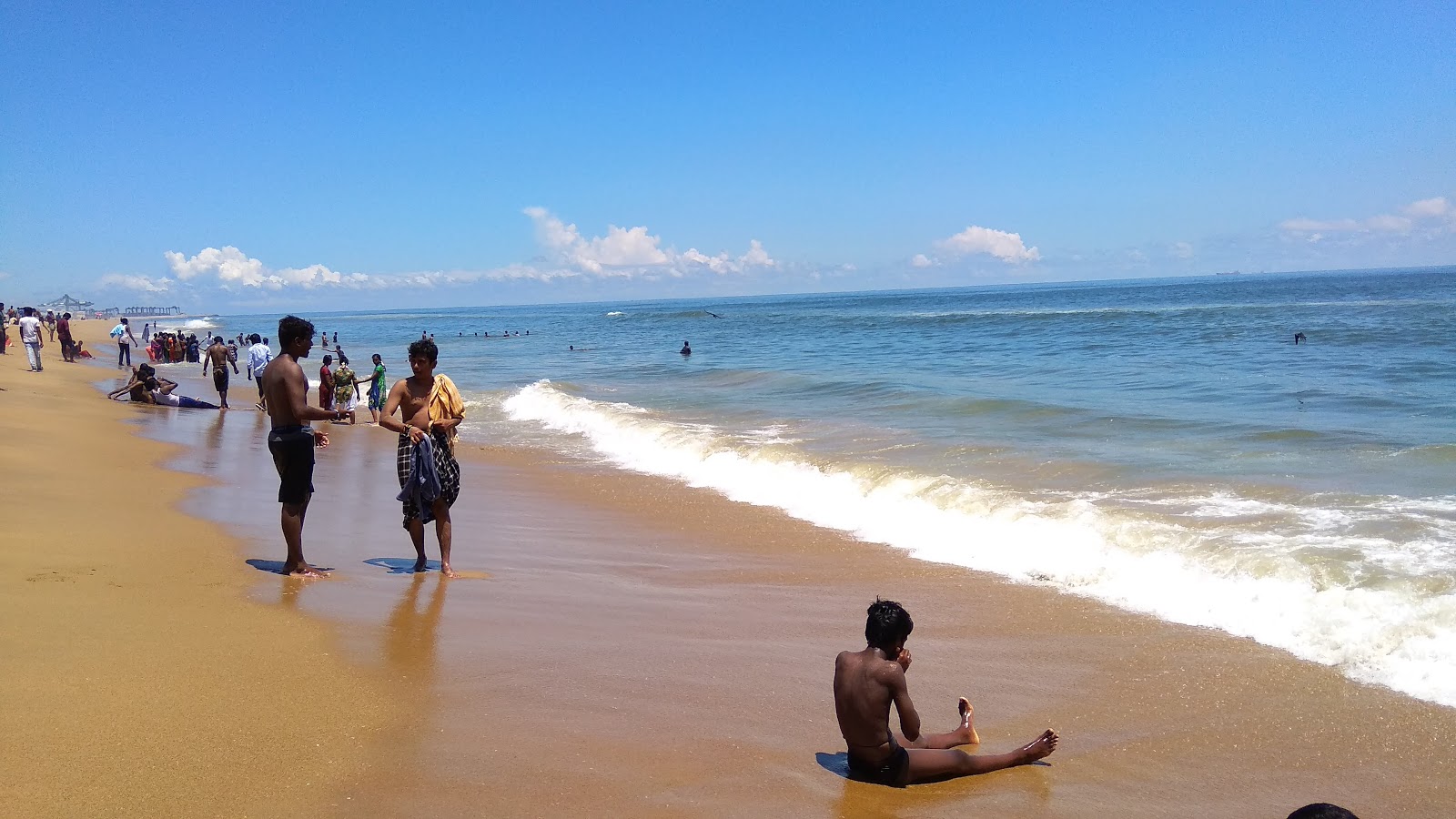 Fotografie cu Marina Beach cu nivelul de curățenie in medie