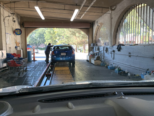 Car Wash «Valencia Car Wash», reviews and photos, 24233 Creekside Rd, Valencia, CA 91355, USA