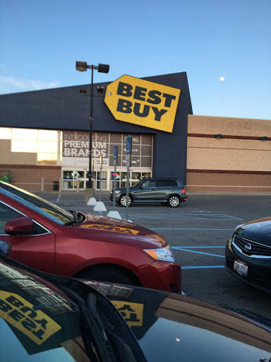 Best Buy, 5800 Britton Pkwy, Dublin, OH 43016, USA, 