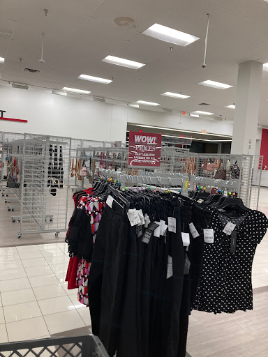 Clothing Store «Burlington Coat Factory», reviews and photos, 6055 E Main St, Columbus, OH 43213, USA