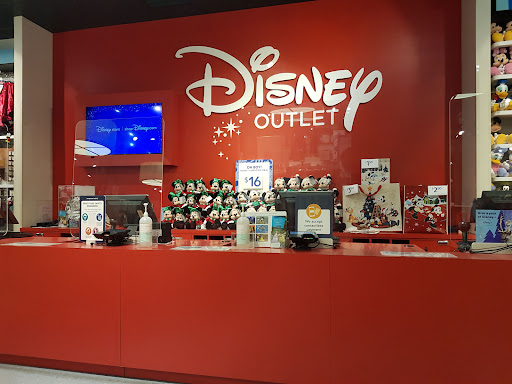 Shopping Mall «Woodburn Premium Outlets», reviews and photos, 1001 N Arney Rd, Woodburn, OR 97071, USA