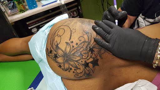 Tattoo Shop «Hollywood Twisted Needles», reviews and photos, 618 S Patterson St, Valdosta, GA 31601, USA