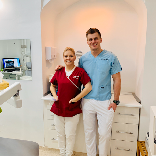 Opinii despre Clinica stomatologica Denta CliniQ - Dr Flavia Moldovan în <nil> - Dentist