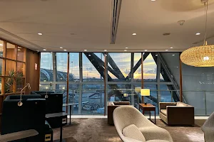 Cathay Pacific Lounge image