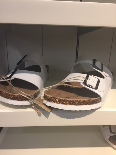 Clothing Store «AEO Factory Store», reviews and photos, 8200 Vineland Ave Suite 101, Orlando, FL 32821, USA