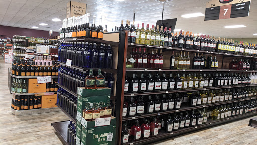 Liquor Store «Oakdale Liquors», reviews and photos, 1900 Main St, Tewksbury, MA 01876, USA