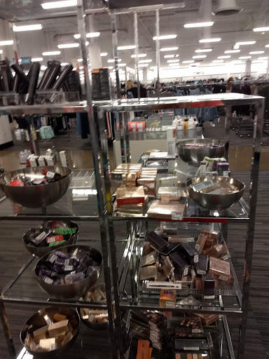 Department Store «Nordstrom Rack Tempe Marketplace», reviews and photos, 1900 E Rio Salado Pkwy, Tempe, AZ 85281, USA