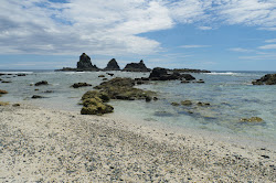 Batu Bereng Beach'in fotoğrafı biraz temiz temizlik seviyesi ile
