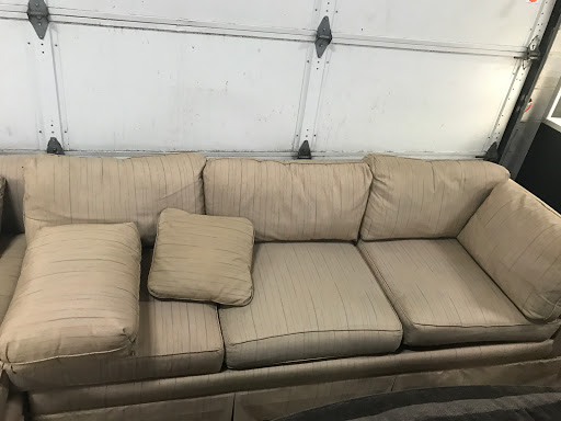 Auction House «RPN Sales & Auction House», reviews and photos, 4451 N Milwaukee Ave, Chicago, IL 60630, USA