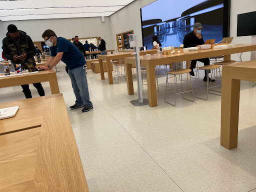 Computer Store «Apple Reston», reviews and photos, 11949 Market St, Reston, VA 20190, USA