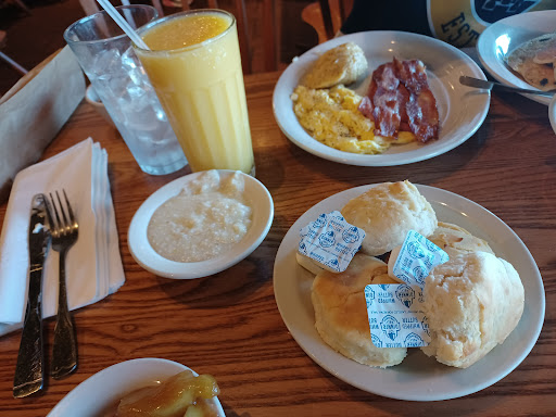 American Restaurant «Cracker Barrel Old Country Store», reviews and photos, 30 Research Dr, Milford, CT 06460, USA