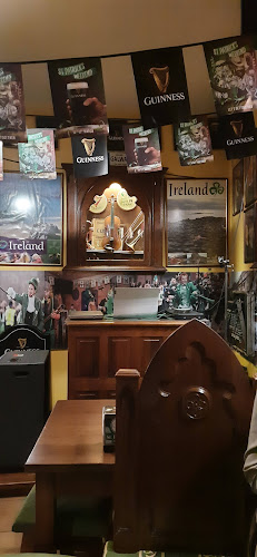 St. Patrick's Irish Pub - Bar