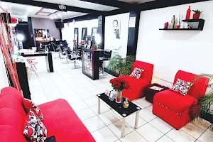 Best Style Salón & Spa, peluquería, sala de uñas, estética, spa masajes, barbería, faciales, pestañas, cejas, microblading image