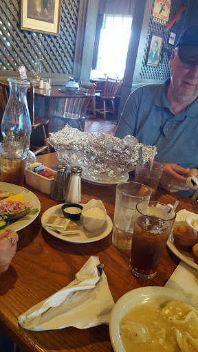 American Restaurant «Cracker Barrel Old Country Store», reviews and photos, 2115 S Church St, Murfreesboro, TN 37130, USA
