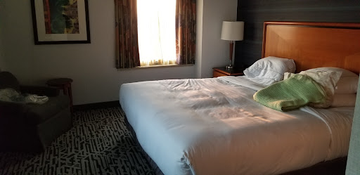 Hotel «DoubleTree Suites by Hilton Hotel & Conference Center Chicago-Downers Grove», reviews and photos, 2111 Butterfield Rd, Downers Grove, IL 60515, USA