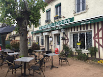 Atmosphère du Restaurant Auberge Fleurie à Autheuil-Authouillet - n°3