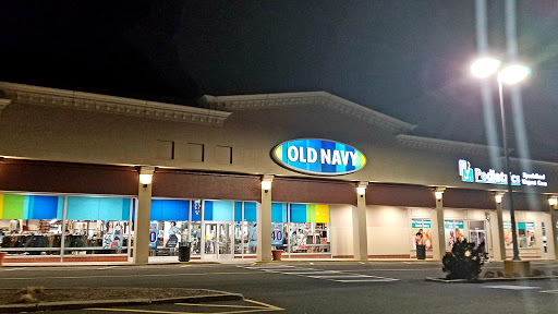Clothing Store «Old Navy», reviews and photos, 1459 New Britain Ave, West Hartford, CT 06110, USA