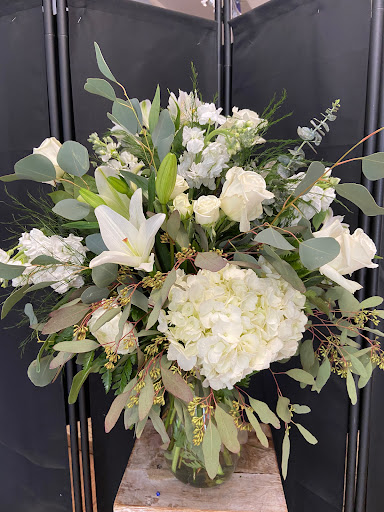 Florist «BloomTown Florist», reviews and photos, 218 W Bay Dr, Largo, FL 33770, USA