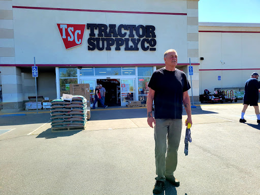 Home Improvement Store «Tractor Supply Co.», reviews and photos, 2475 Dr Martin Luther King Jr Pkwy, Chico, CA 95928, USA
