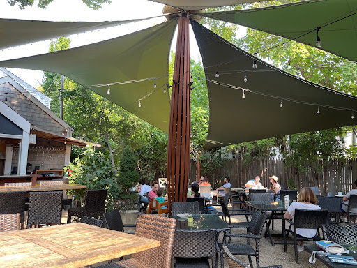 Behind the Bookstore, 46 Main St, Edgartown, MA 02539, USA, 