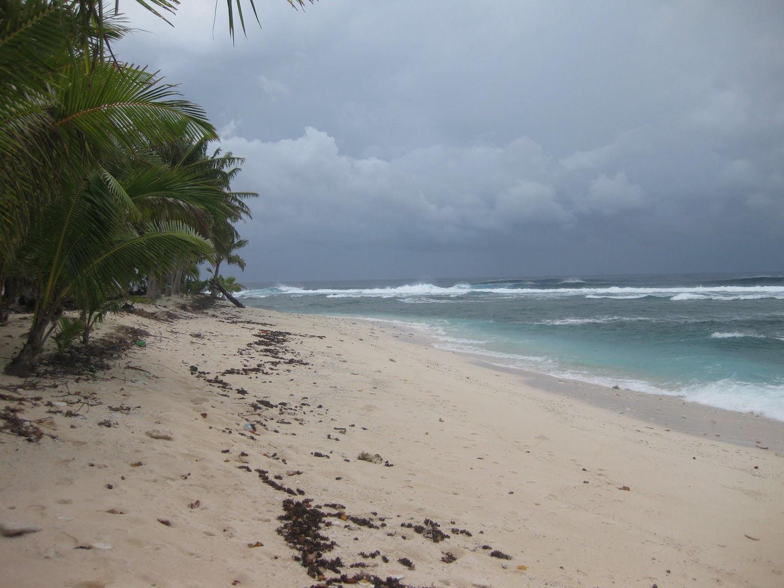 Foto van Aunu'u Beach met turquoise puur water oppervlakte