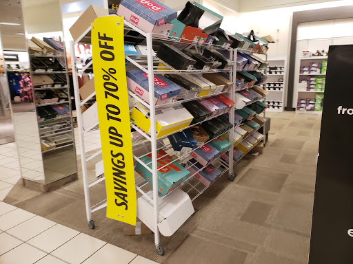 Shopping Mall «Chapel Hill Mall», reviews and photos, 2000 Brittain Rd, Akron, OH 44310, USA