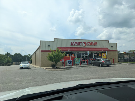 FAMILY DOLLAR, 703 W Ehringhaus St, Elizabeth City, NC 27909, USA, 
