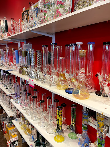 Vaporizer Store «Gandalfs Smoke & Vape Shop», reviews and photos, 635 OR-99W, McMinnville, OR 97128, USA