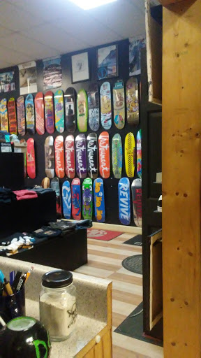 Skateboard Shop «Demented Skate Shop», reviews and photos, 5617 Liberty Fairfield Rd #1, Liberty Township, OH 45011, USA