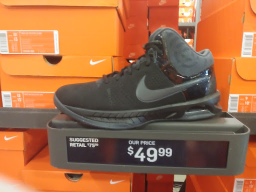 Sporting Goods Store «Nike Factory Store», reviews and photos, 1111 N Roosevelt Dr #400, Seaside, OR 97138, USA
