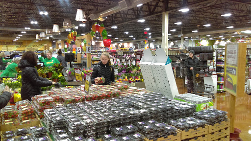 Grocery Store «Fresh Thyme Farmers Market - Kenosha», reviews and photos, 7100 Green Bay Rd, Kenosha, WI 53142, USA